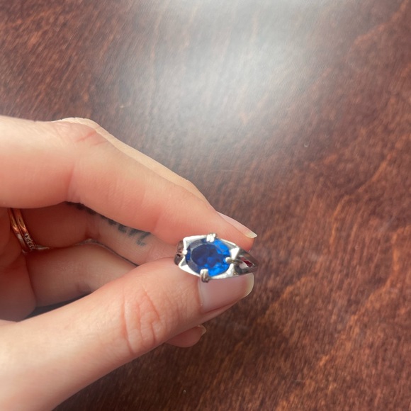 Vintage Oval Cut Blue Gemstone 14 Karat White Gold Ring - Picture 2 of 6